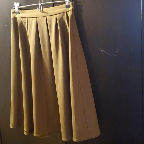 High-waisted olive green midi skirt - Picture 1 of 5